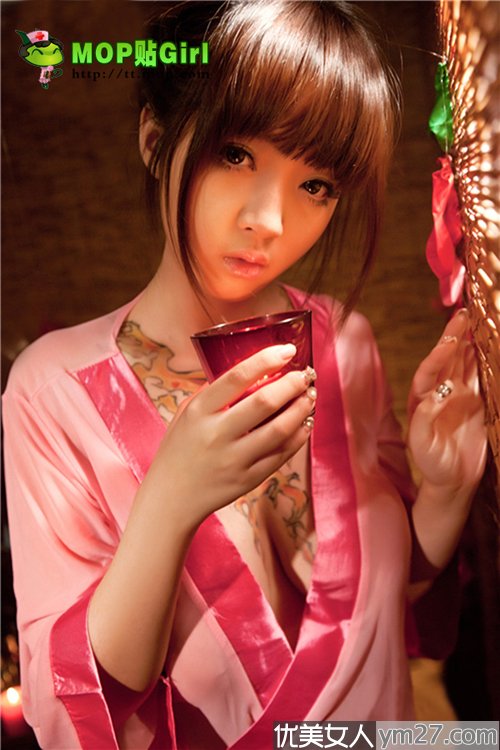 �������-������