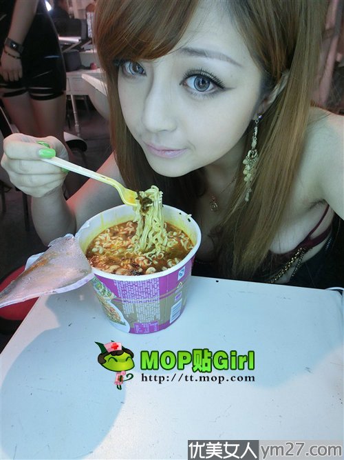 �������-������