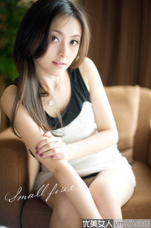 ��Ʒ���ĵ�����Ů��������