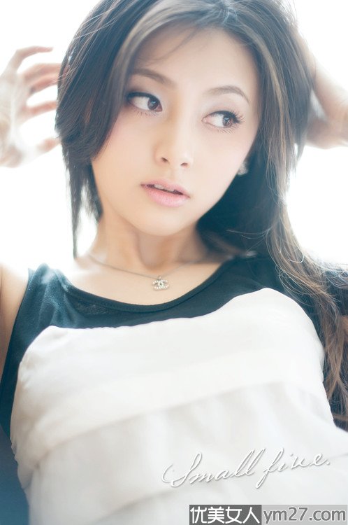 ��Ʒ���ĵ�����Ů��������