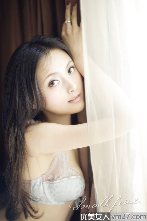 ��Ʒ���ĵ�����Ů��������