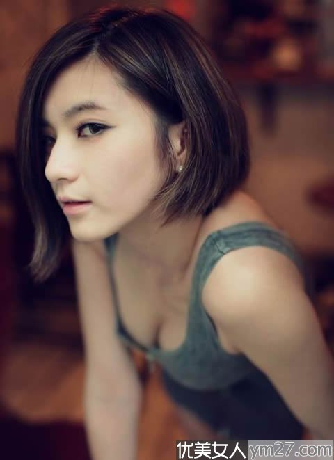 �߹��ŵ�Ů���� ����д��ͼƬ