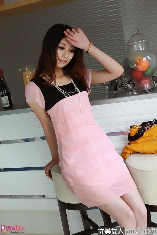 ���ٴ�����ȹ�ľ�ɫ��üͼƬ