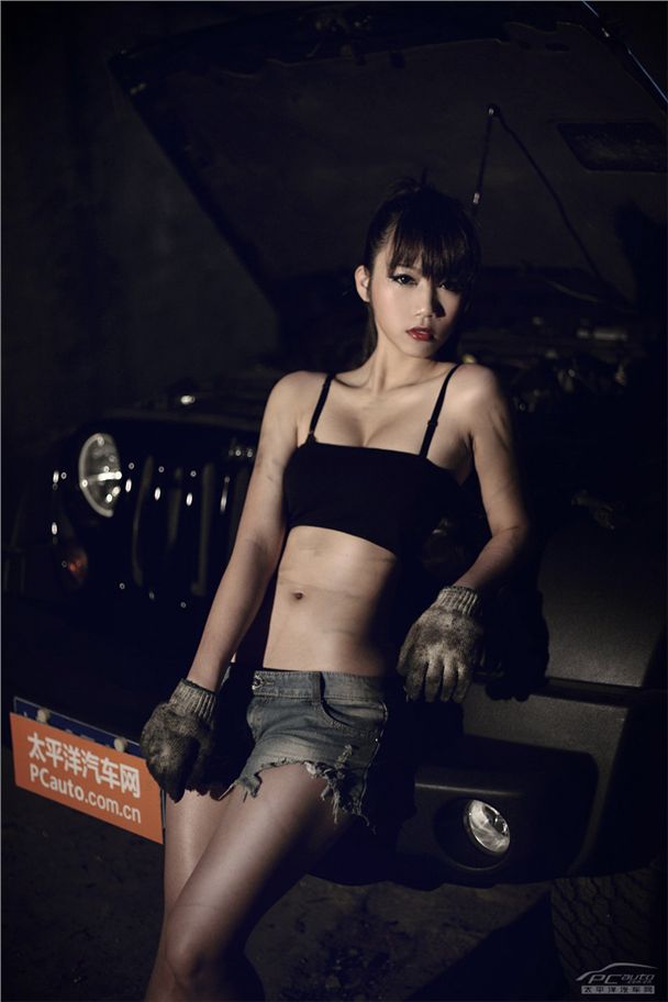 ��ҰJeep����������ģ����Ů