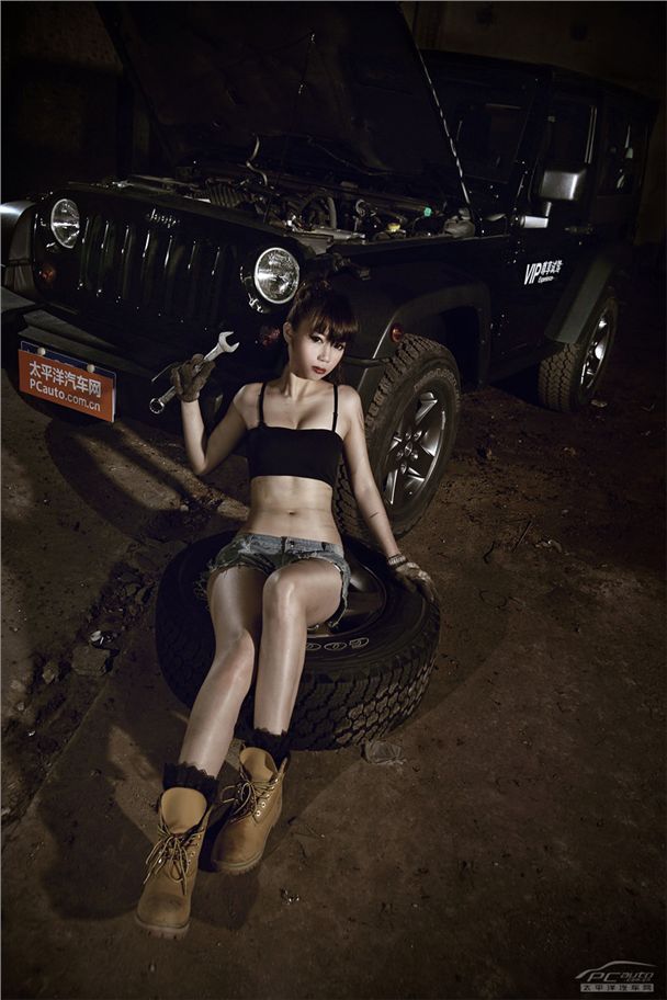 ��ҰJeep����������ģ����Ů