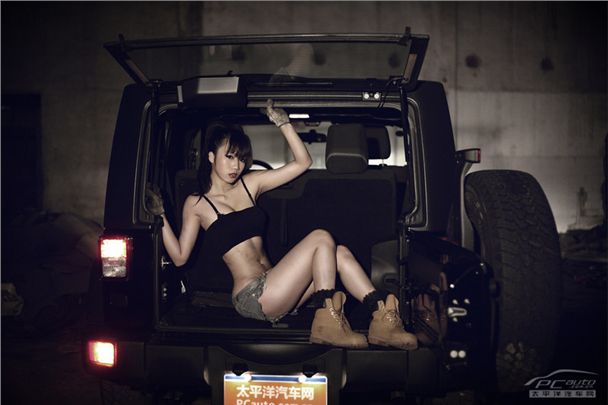 ��ҰJeep����������ģ����Ů