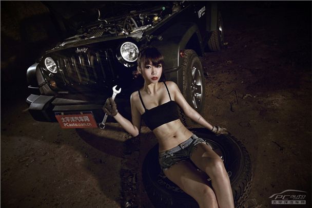 ��ҰJeep����������ģ����Ů